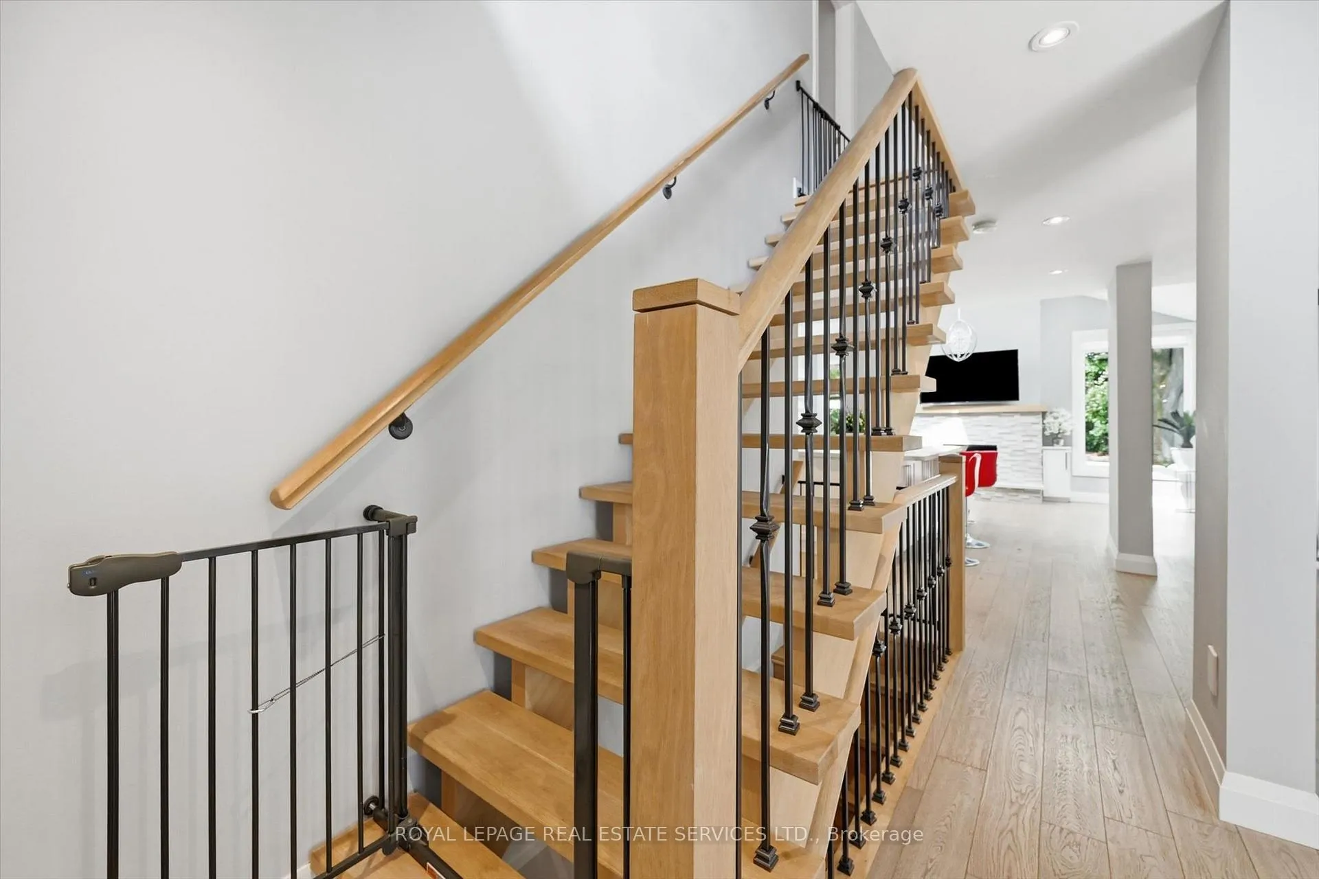 Photo 21 of 147 Speyside Drive, Oakville, Bronte — HOMEH