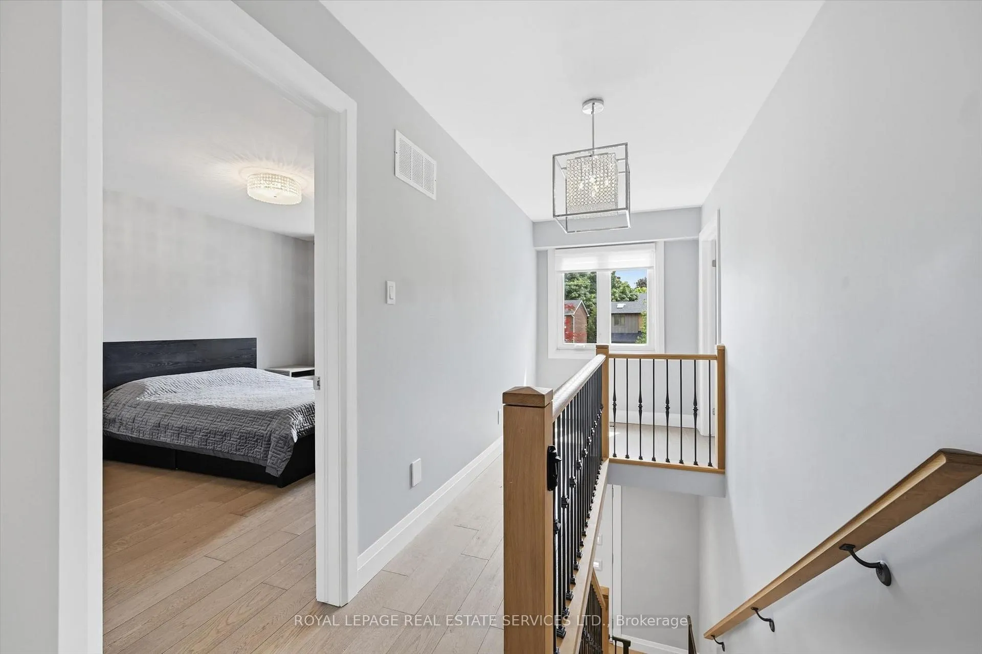 Photo 22 of 147 Speyside Drive, Oakville, Bronte — HOMEH