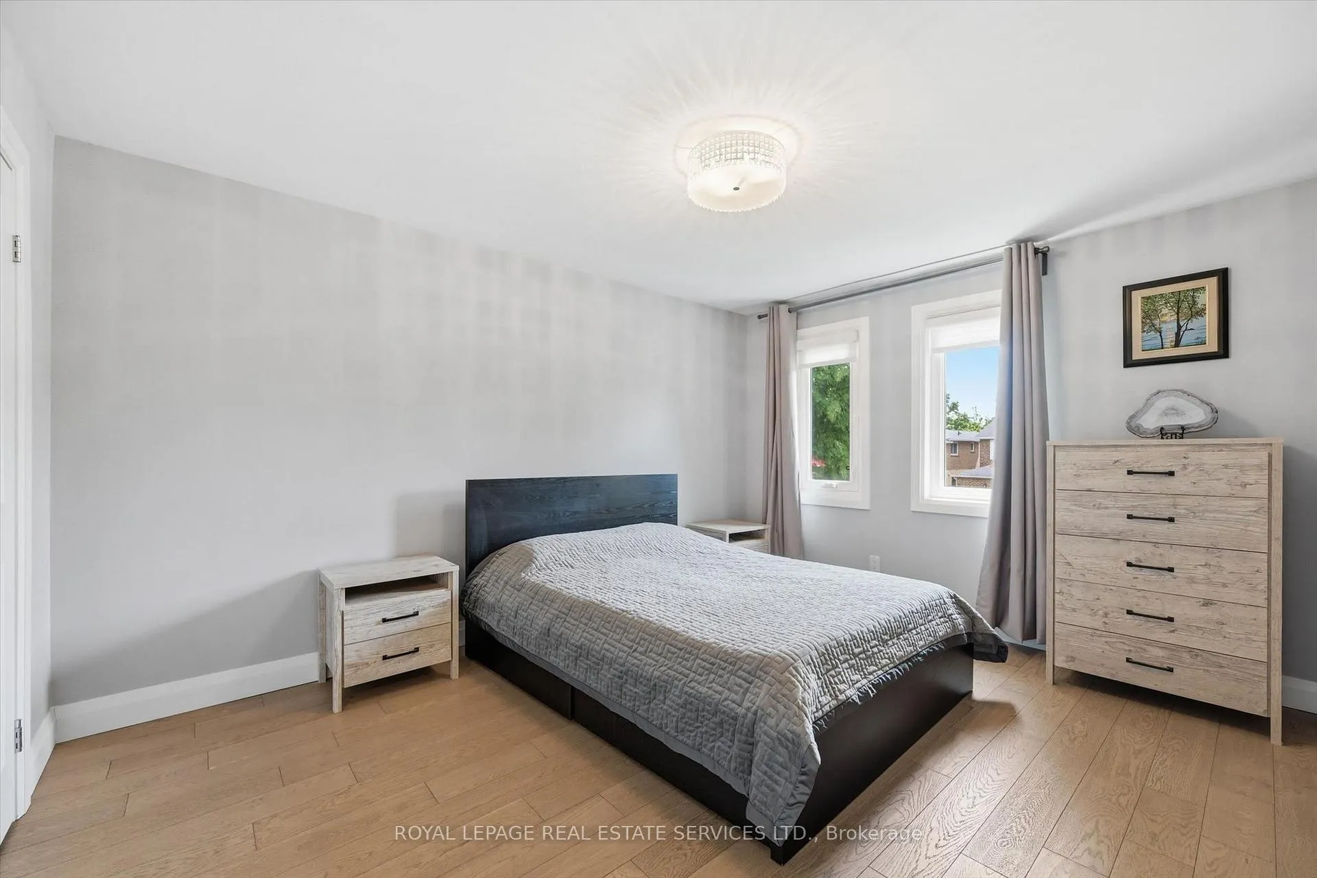 Photo 23 of 147 Speyside Drive, Oakville, Bronte — HOMEH