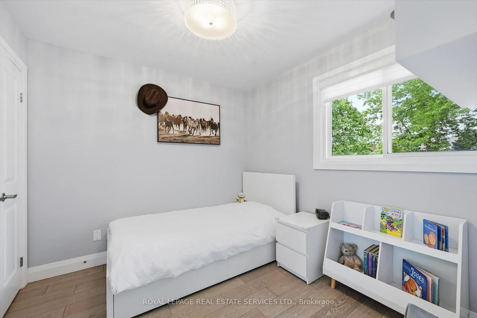 Photo 26 of 147 Speyside Drive, Oakville, Bronte — HOMEH