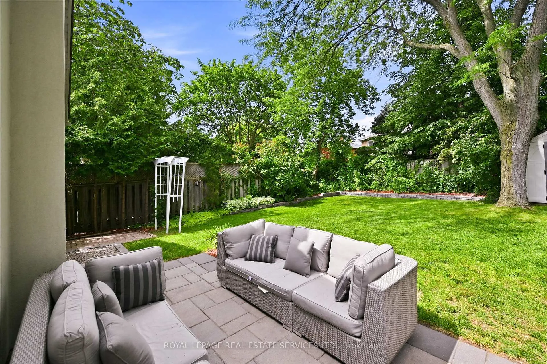 Photo 38 of 147 Speyside Drive, Oakville, Bronte — HOMEH