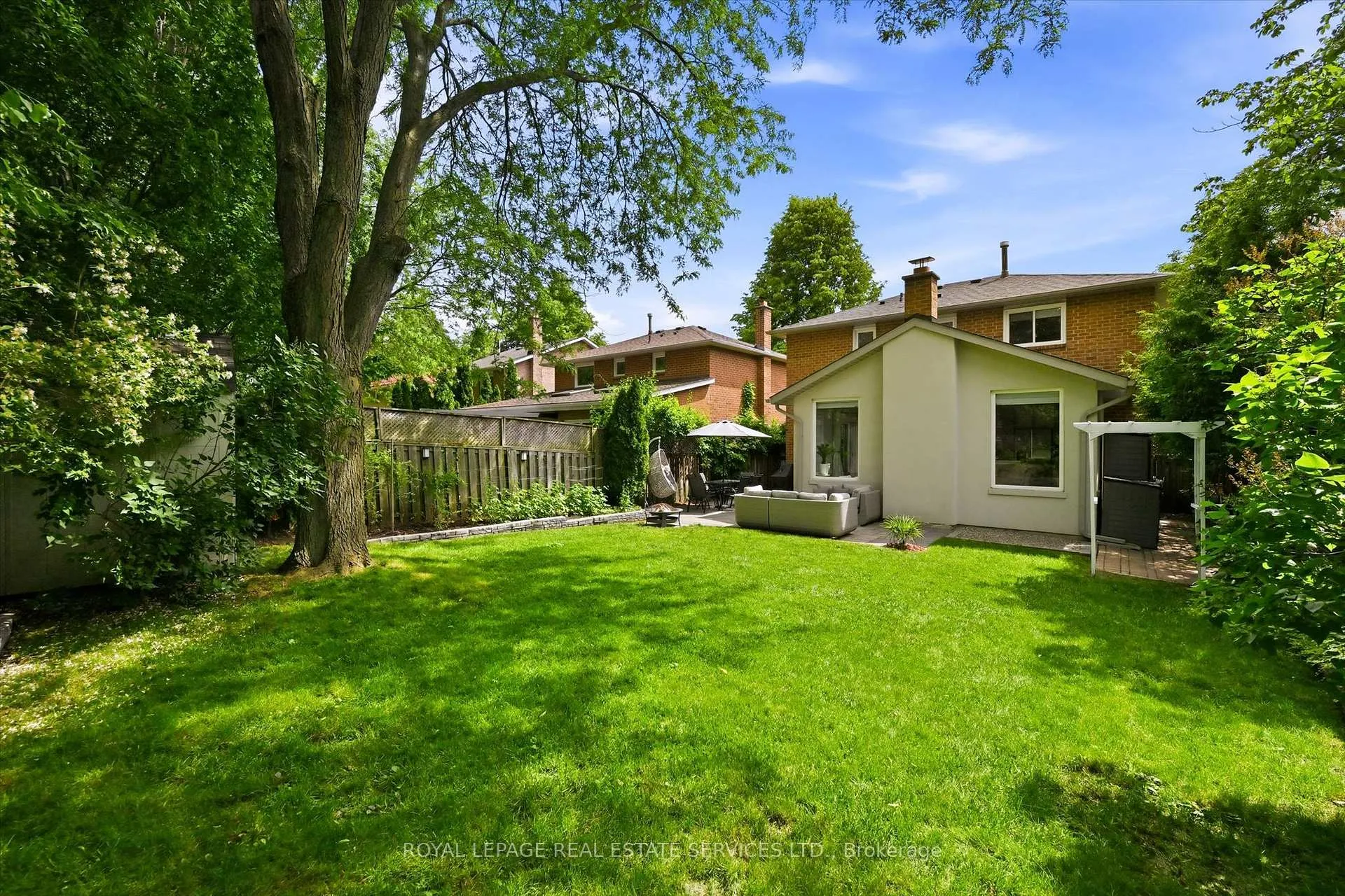 Photo 40 of 147 Speyside Drive, Oakville, Bronte — HOMEH