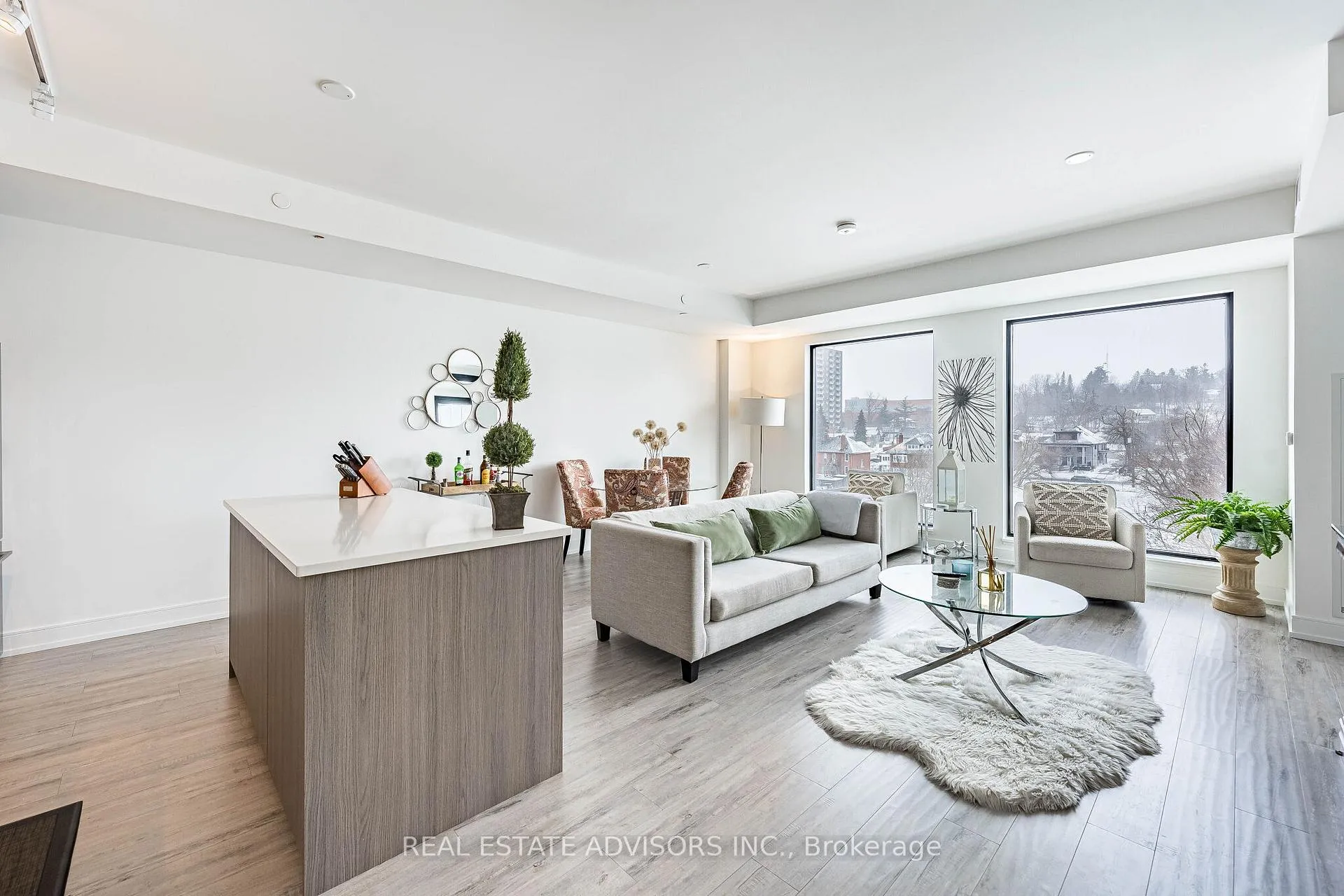 Photo 9 of Unit 716, 185 Dunlop Street E, Barrie, Lakeshore — HOMEH