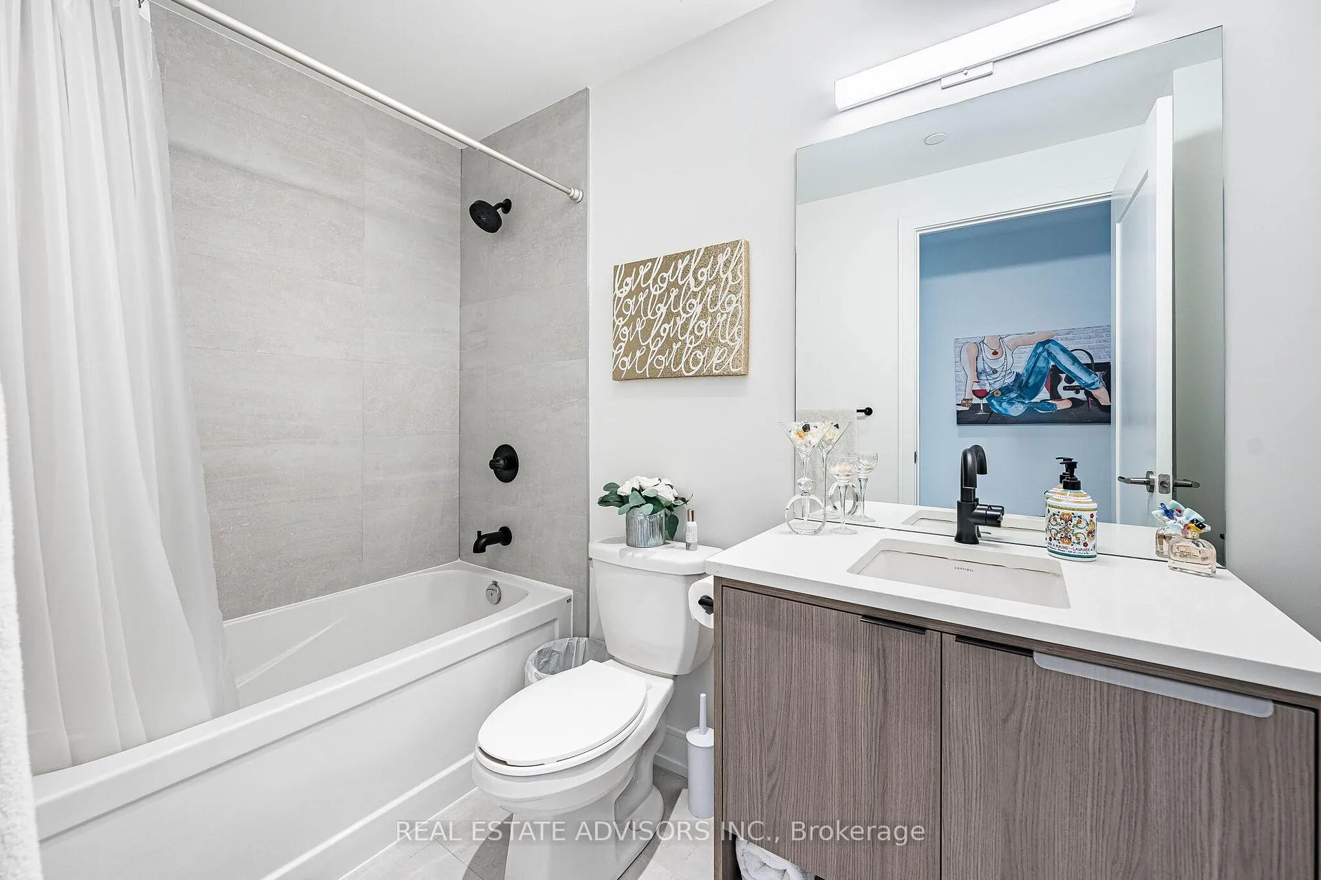 Photo 17 of Unit 716, 185 Dunlop Street E, Barrie, Lakeshore — HOMEH