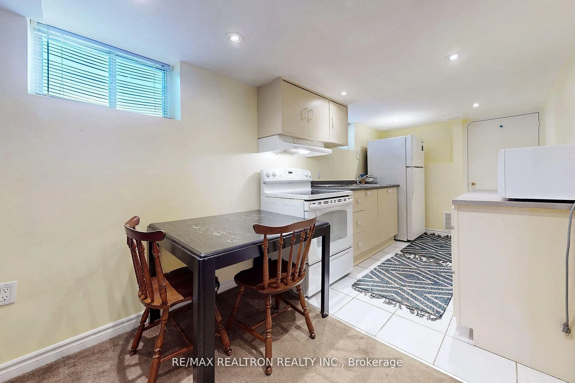 Photo 5 of Unit Lower, 84 Santamonica Boulevard, Scarborough, Clairlea-Birchmount — HOMEH