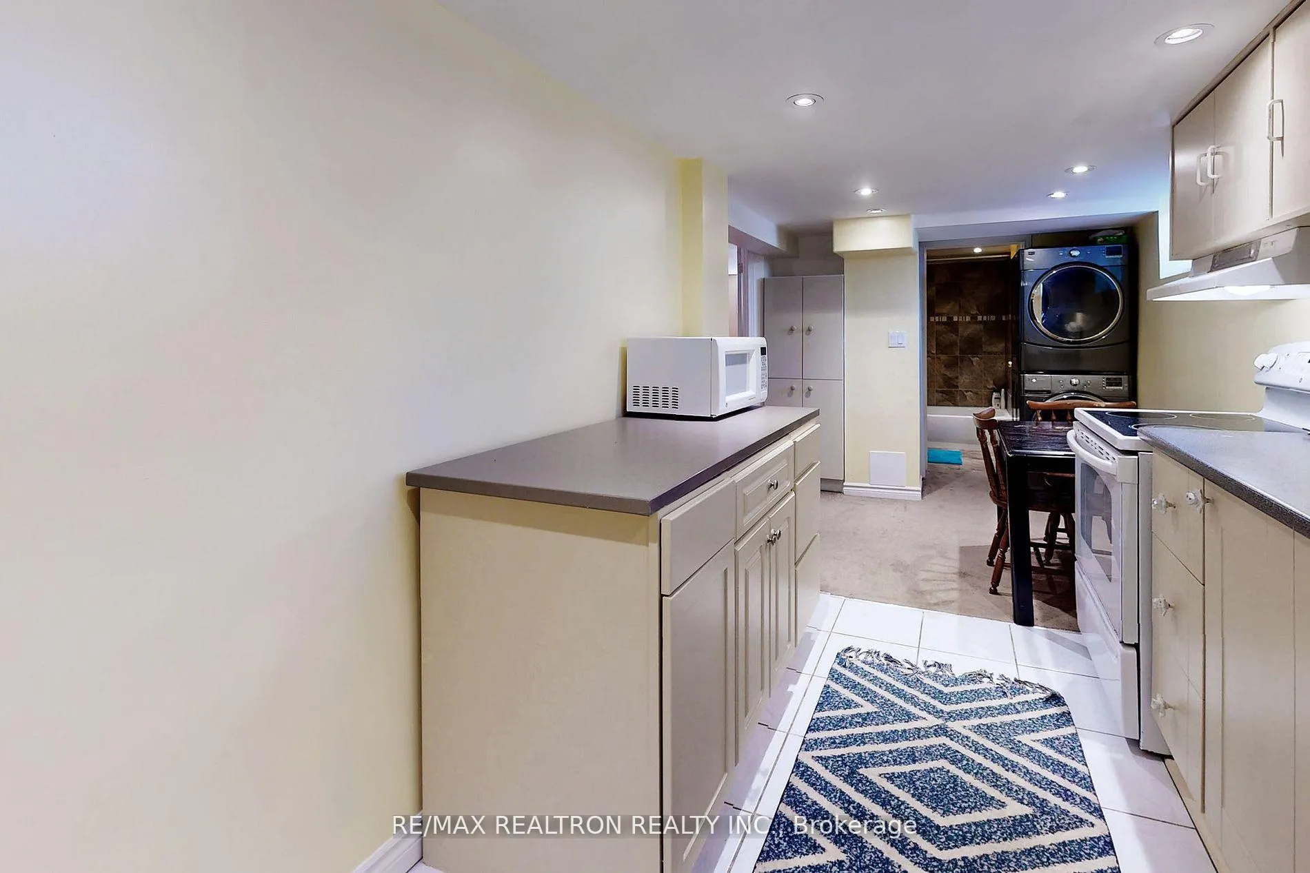 Photo 8 of Unit Lower, 84 Santamonica Boulevard, Scarborough, Clairlea-Birchmount — HOMEH