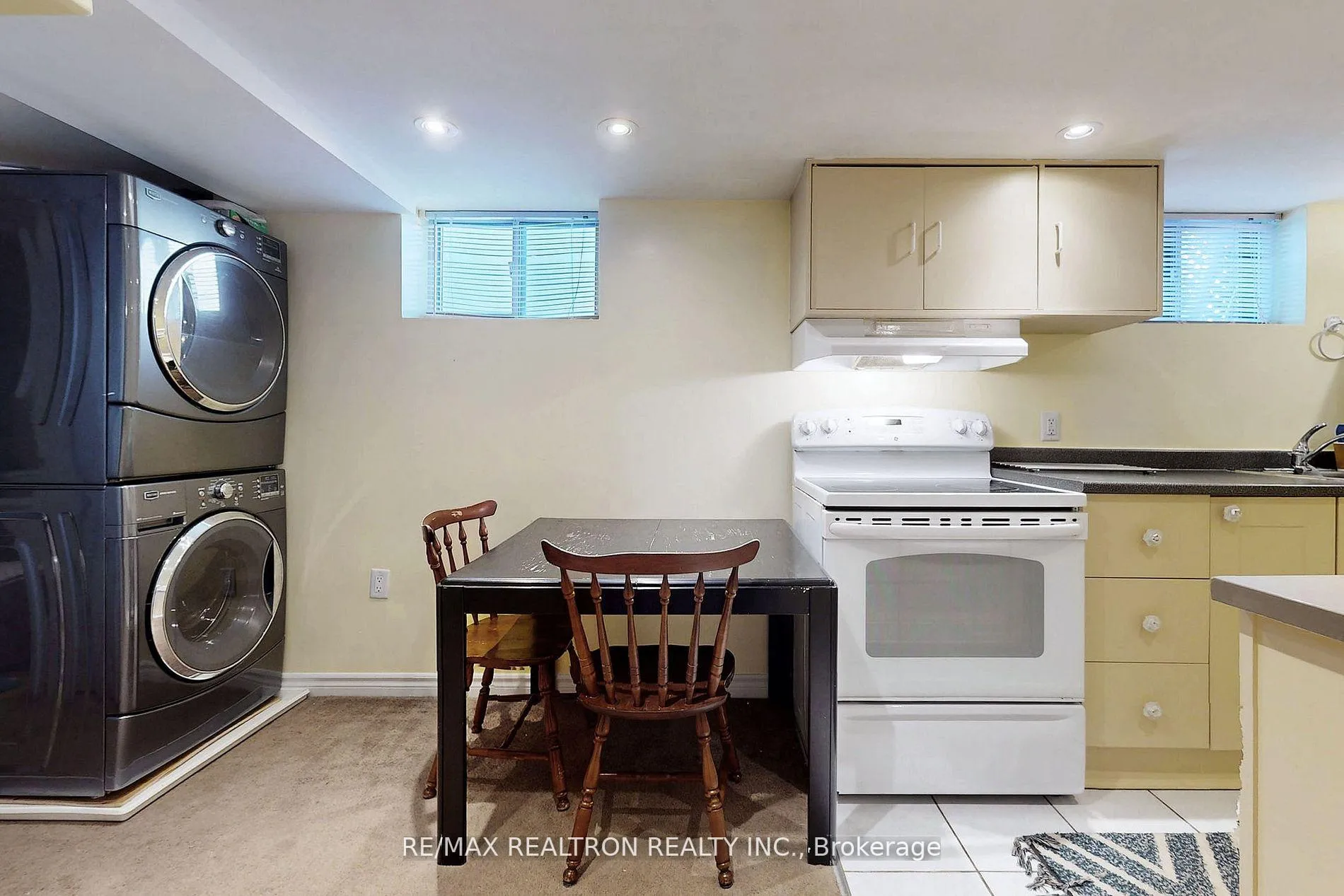 Photo 9 of Unit Lower, 84 Santamonica Boulevard, Scarborough, Clairlea-Birchmount — HOMEH