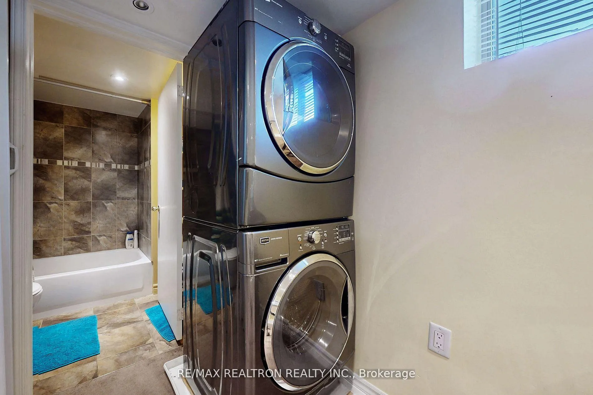 Photo 13 of Unit Lower, 84 Santamonica Boulevard, Scarborough, Clairlea-Birchmount — HOMEH
