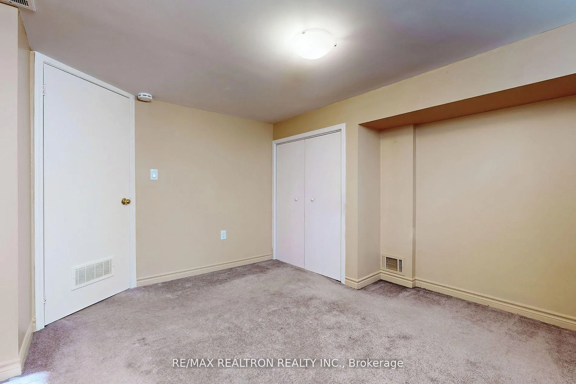 Photo 19 of Unit Lower, 84 Santamonica Boulevard, Scarborough, Clairlea-Birchmount — HOMEH