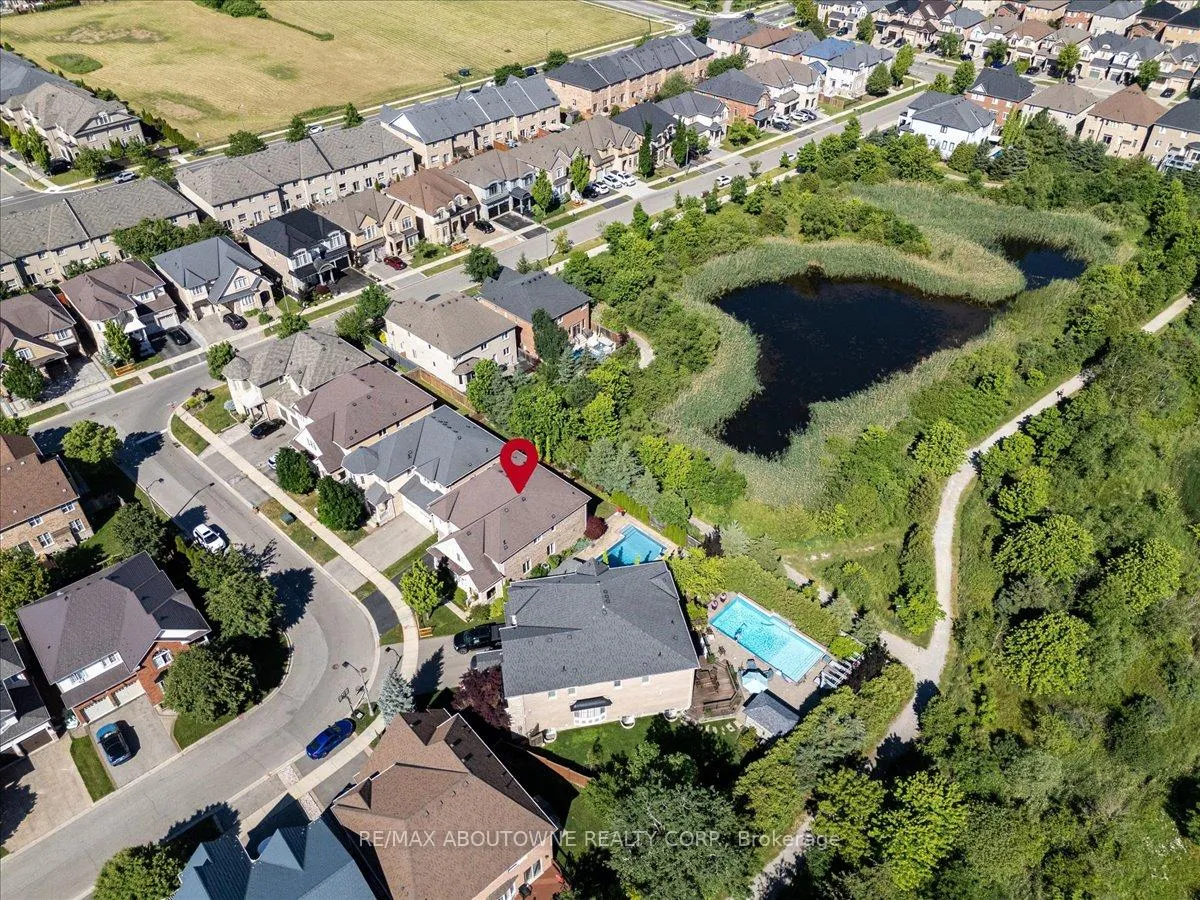 Photo 3 of 2383 Calloway Drive, Oakville, Westmount — HOMEH