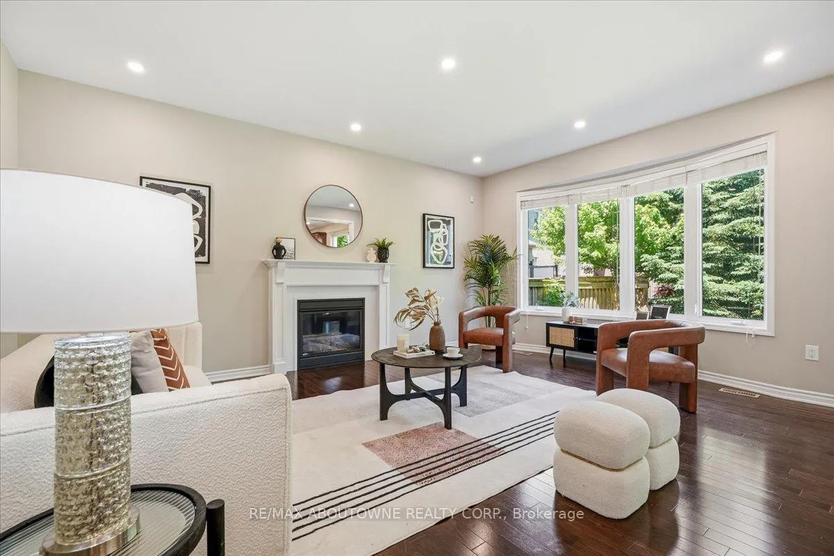 Photo 13 of 2383 Calloway Drive, Oakville, Westmount — HOMEH