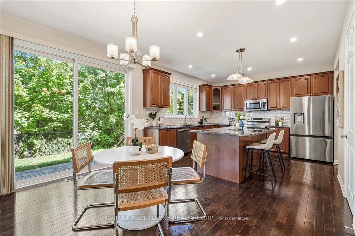 Photo 16 of 2383 Calloway Drive, Oakville, Westmount — HOMEH