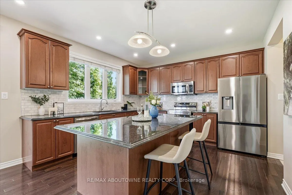Photo 19 of 2383 Calloway Drive, Oakville, Westmount — HOMEH