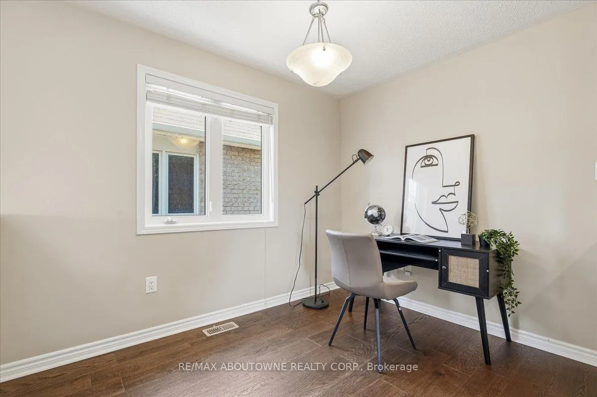 Photo 24 of 2383 Calloway Drive, Oakville, Westmount — HOMEH