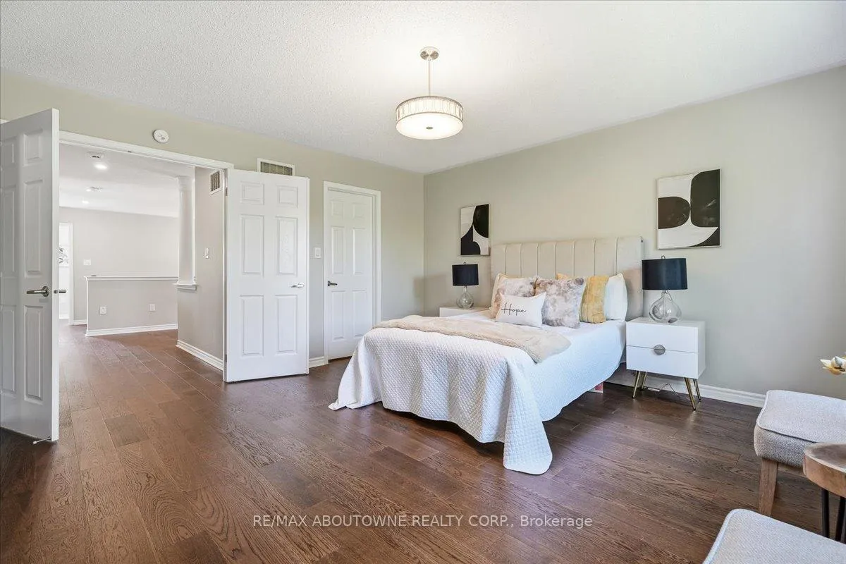 Photo 25 of 2383 Calloway Drive, Oakville, Westmount — HOMEH