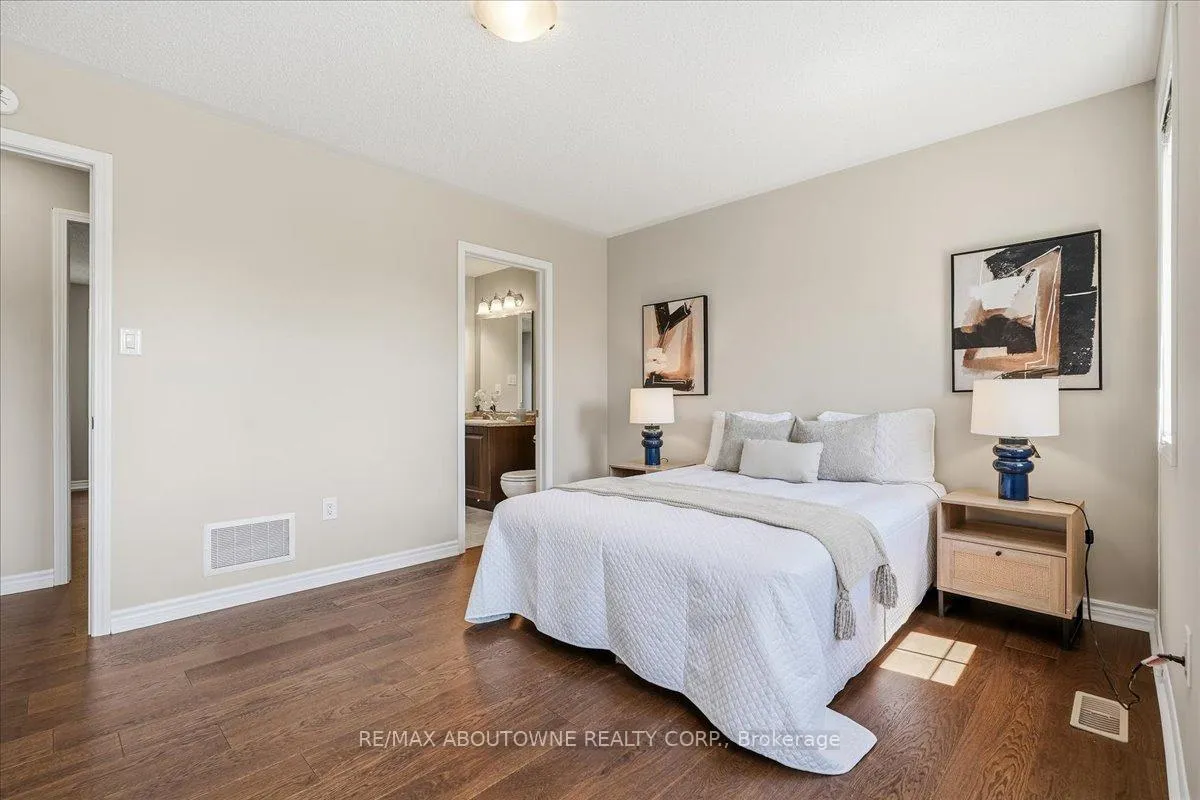 Photo 34 of 2383 Calloway Drive, Oakville, Westmount — HOMEH