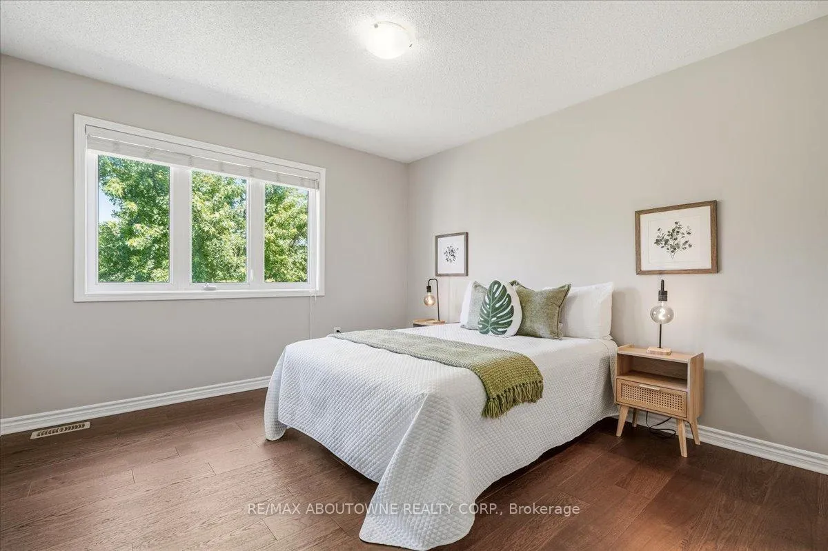 Photo 37 of 2383 Calloway Drive, Oakville, Westmount — HOMEH
