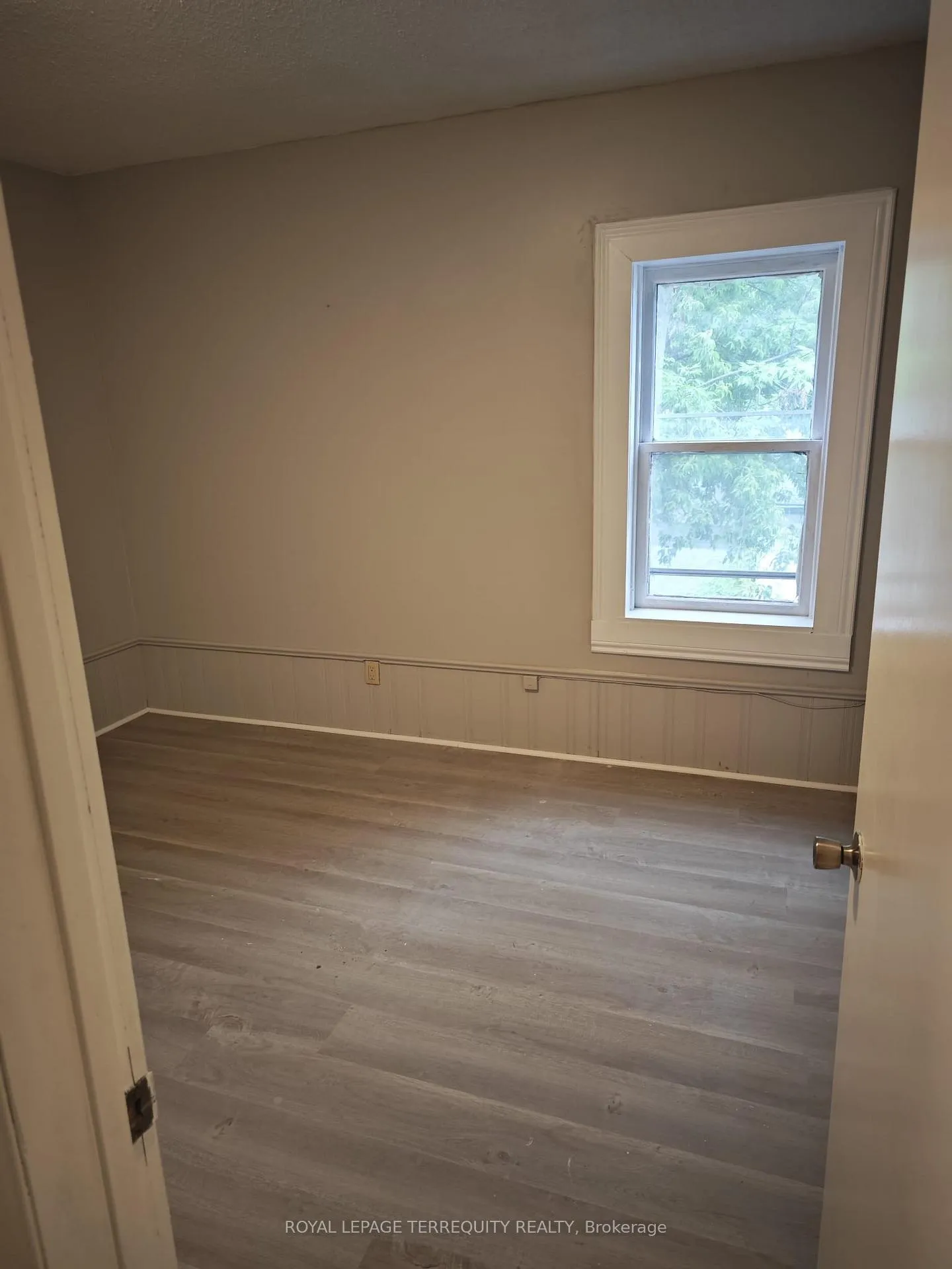 Photo 10 of 12 Gibson Street, Parry Sound — HOMEH