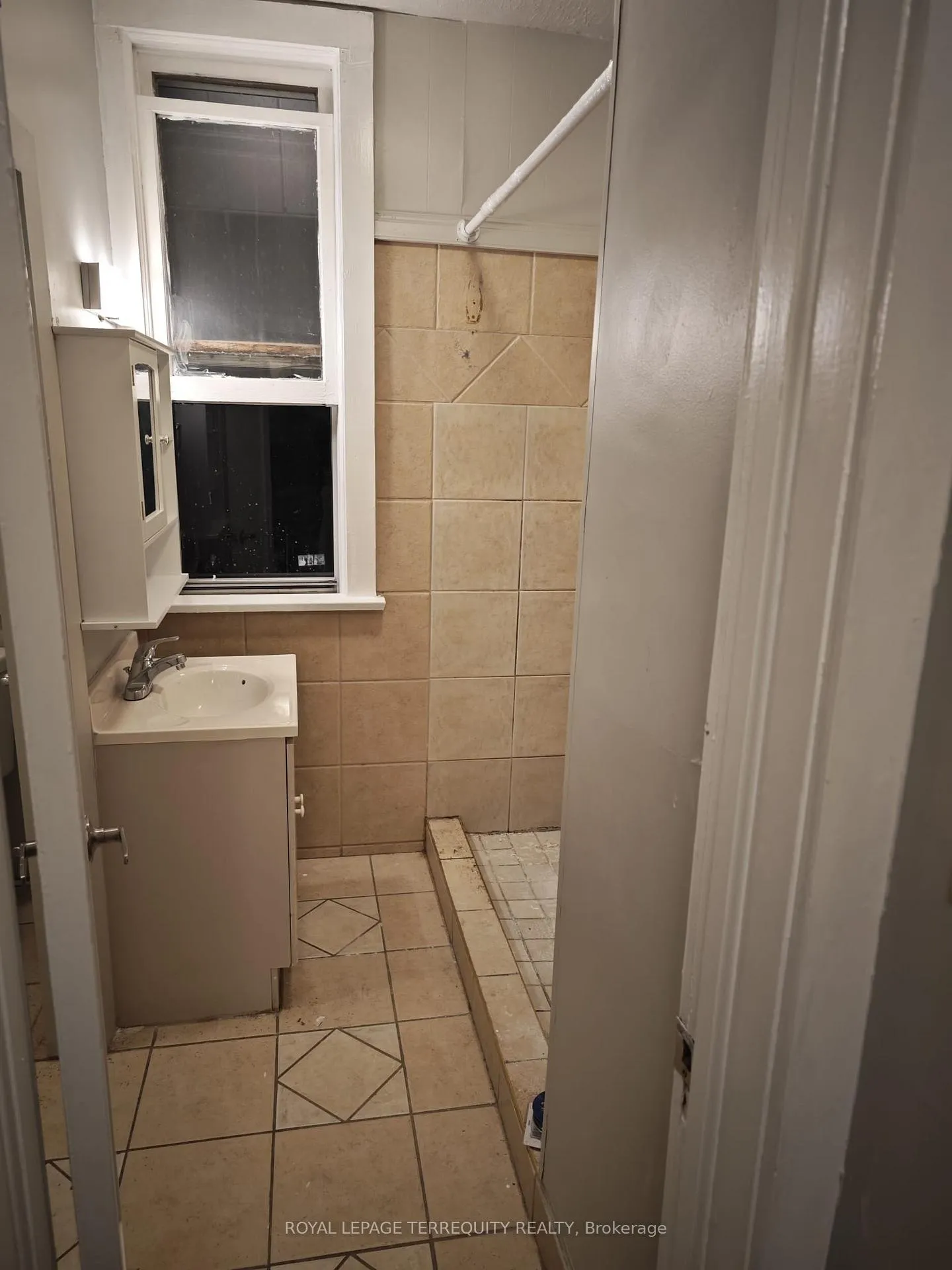 Photo 16 of 12 Gibson Street, Parry Sound — HOMEH