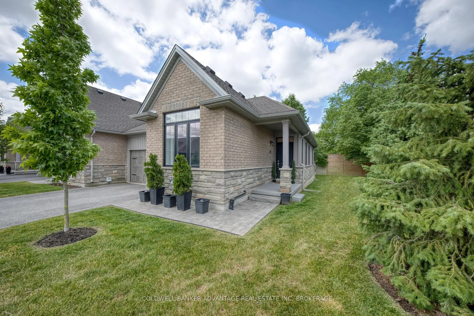 Photo 3 of 1 Borden Trail, Welland, Prince Charles — HOMEH