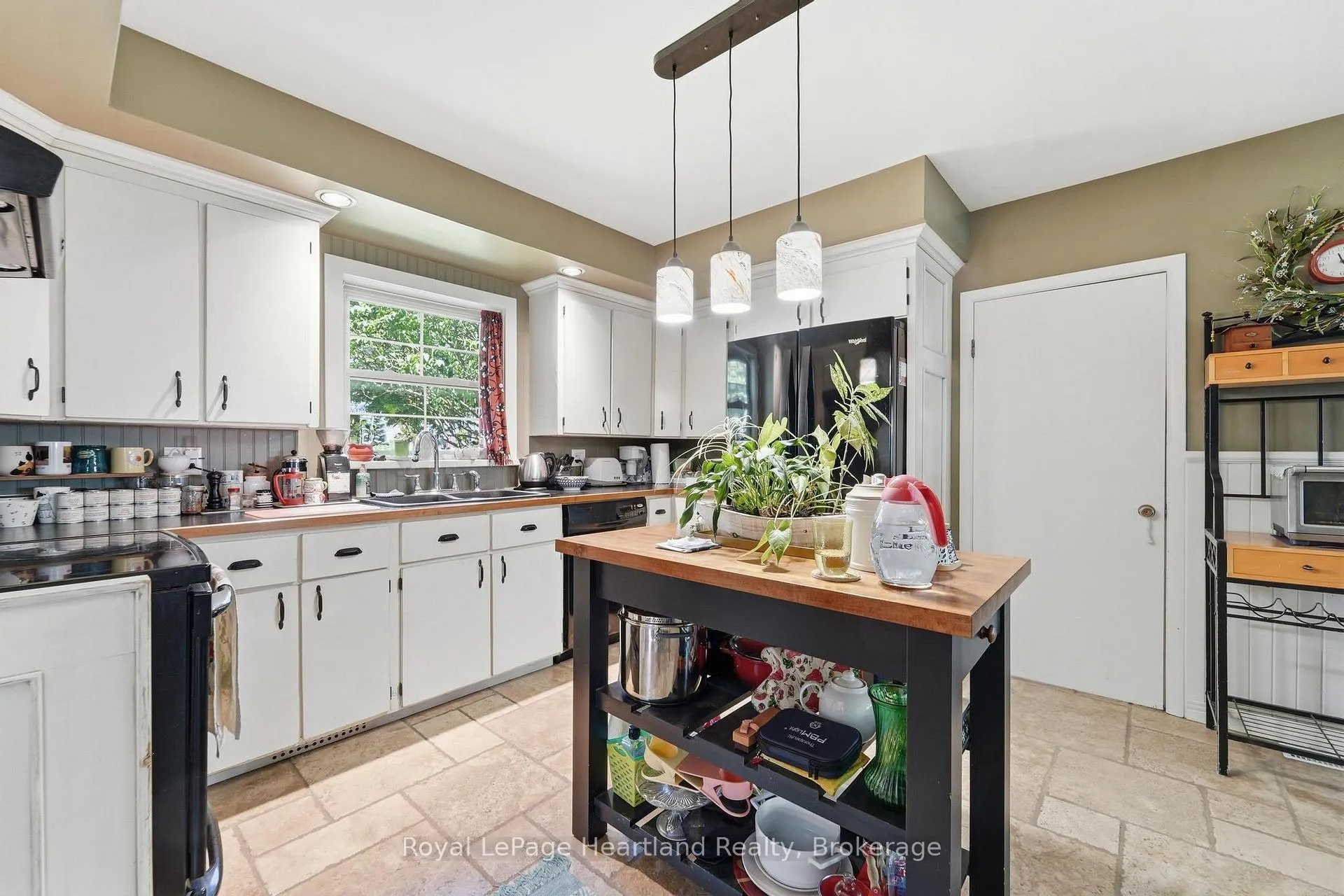 Photo 10 of 36 Trafalgar Street, Goderich, Goderich (Town) — HOMEH