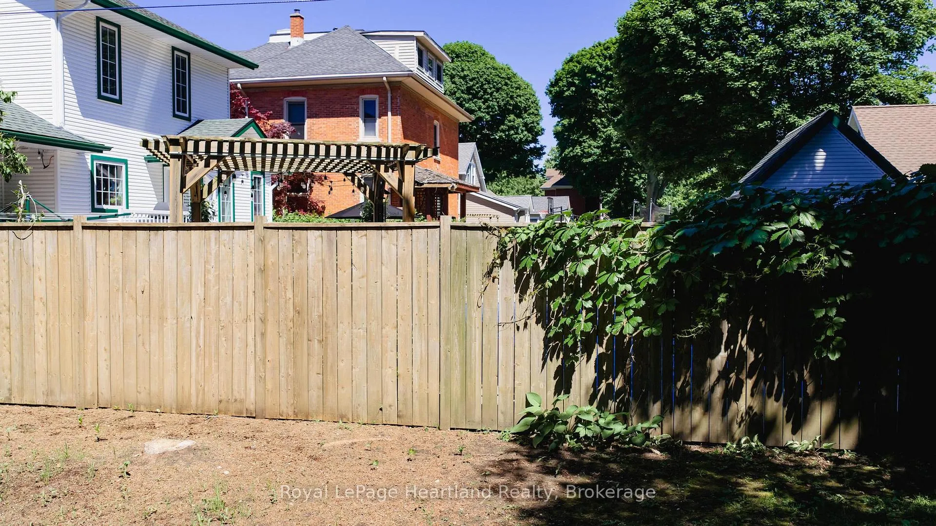 Photo 40 of 36 Trafalgar Street, Goderich, Goderich (Town) — HOMEH