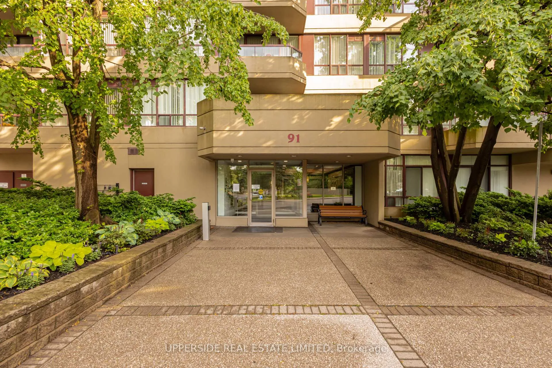 Photo 3 of Unit 1204, 91 Townsgate Drive, Vaughan, Crestwood-Springfarm-Yorkhill — HOMEH