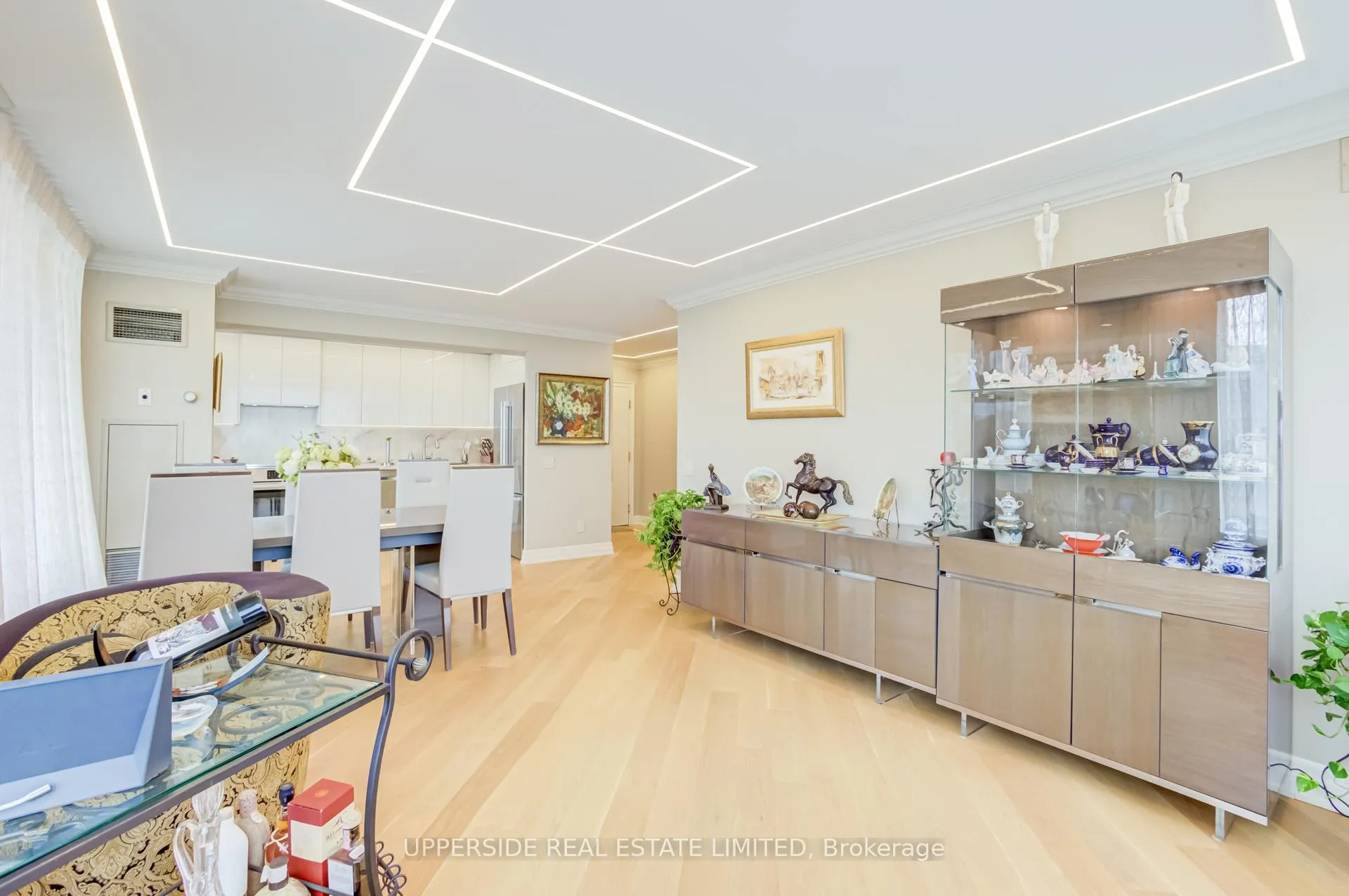 Photo 10 of Unit 1204, 91 Townsgate Drive, Vaughan, Crestwood-Springfarm-Yorkhill — HOMEH