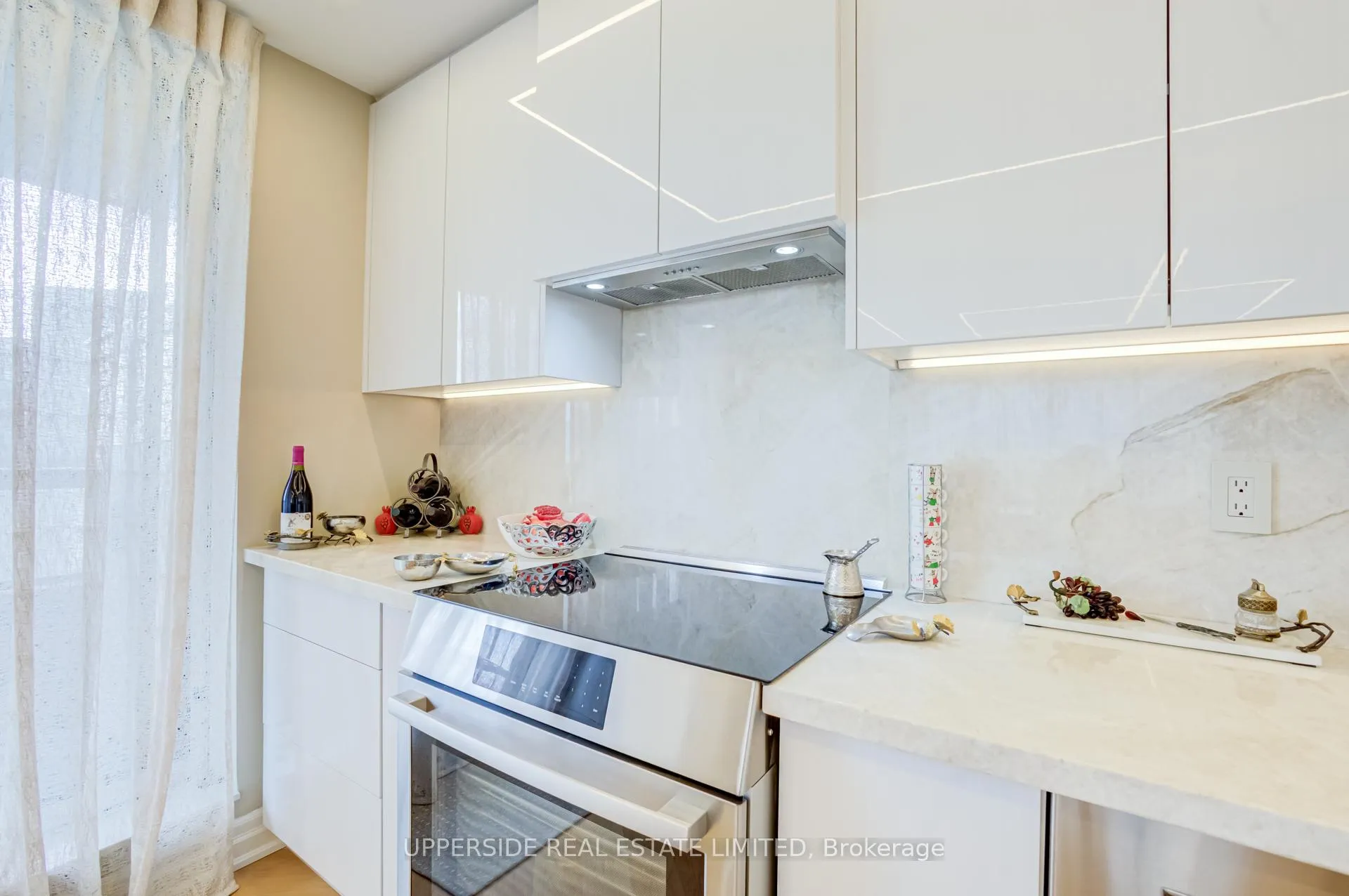 Photo 15 of Unit 1204, 91 Townsgate Drive, Vaughan, Crestwood-Springfarm-Yorkhill — HOMEH