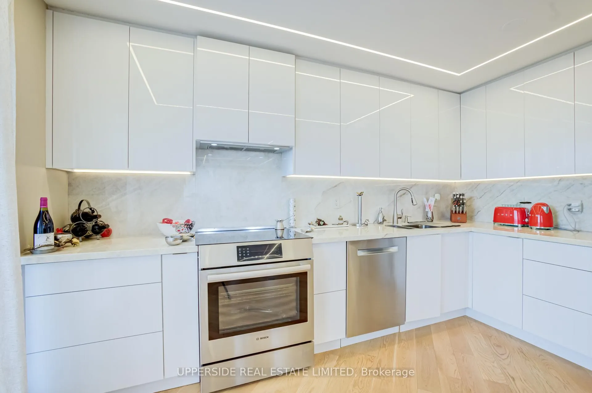 Photo 16 of Unit 1204, 91 Townsgate Drive, Vaughan, Crestwood-Springfarm-Yorkhill — HOMEH
