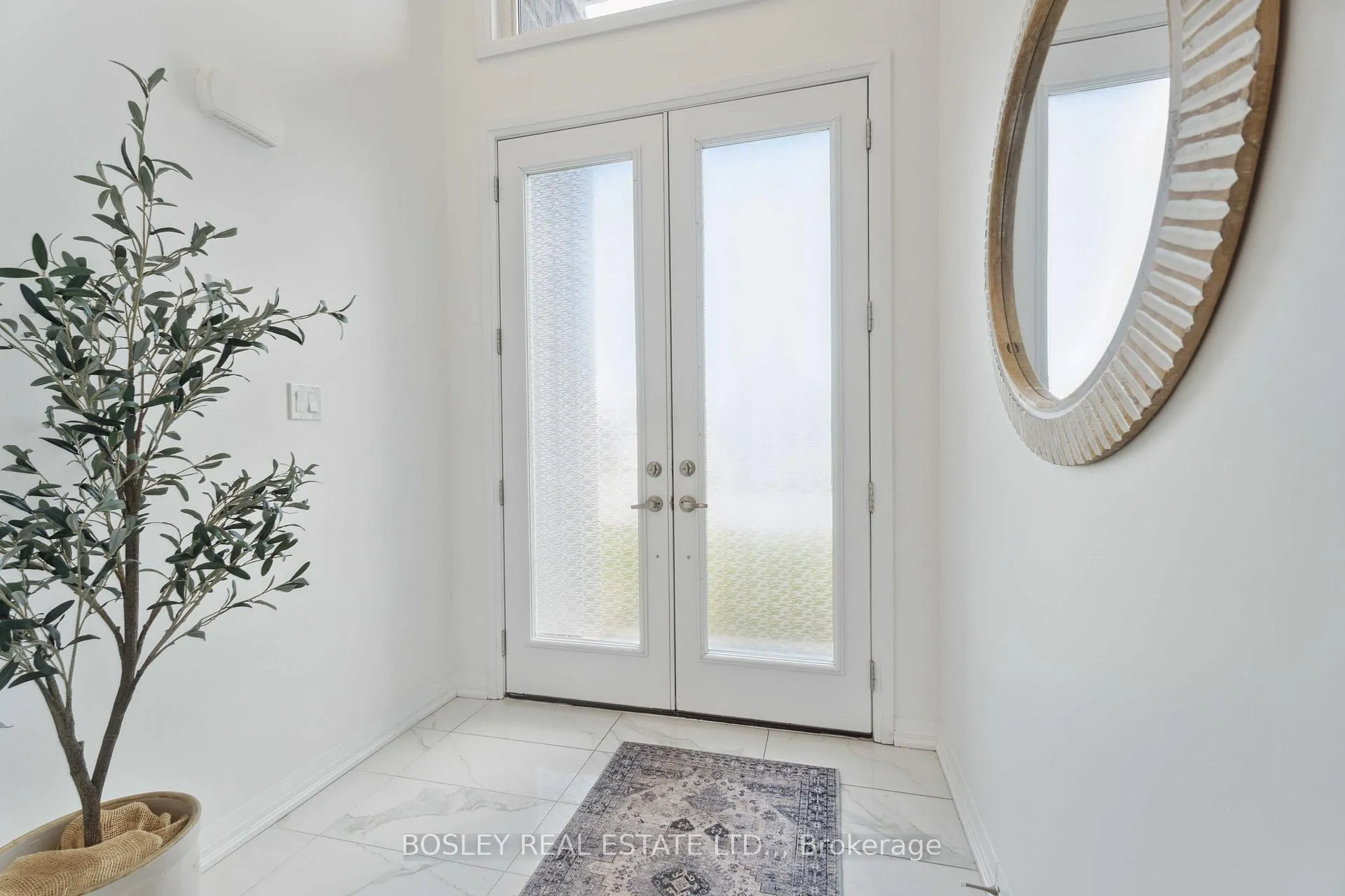 Photo 4 of 8052 Citation Road, Niagara Falls, Ascot — HOMEH