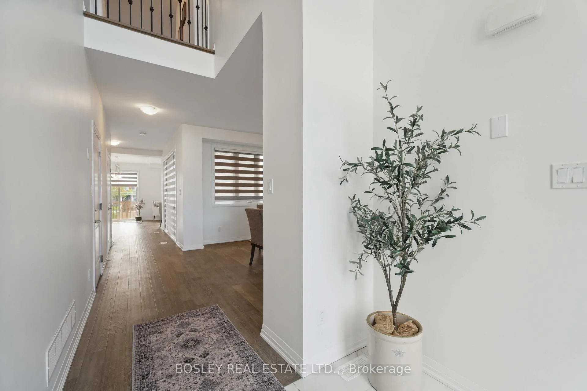 Photo 6 of 8052 Citation Road, Niagara Falls, Ascot — HOMEH