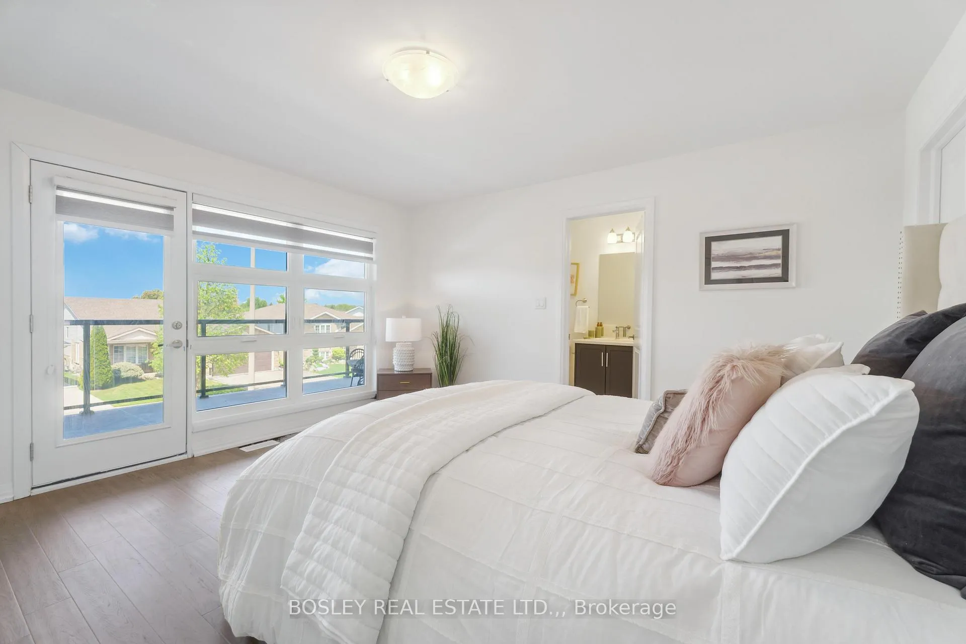 Photo 33 of 8052 Citation Road, Niagara Falls, Ascot — HOMEH