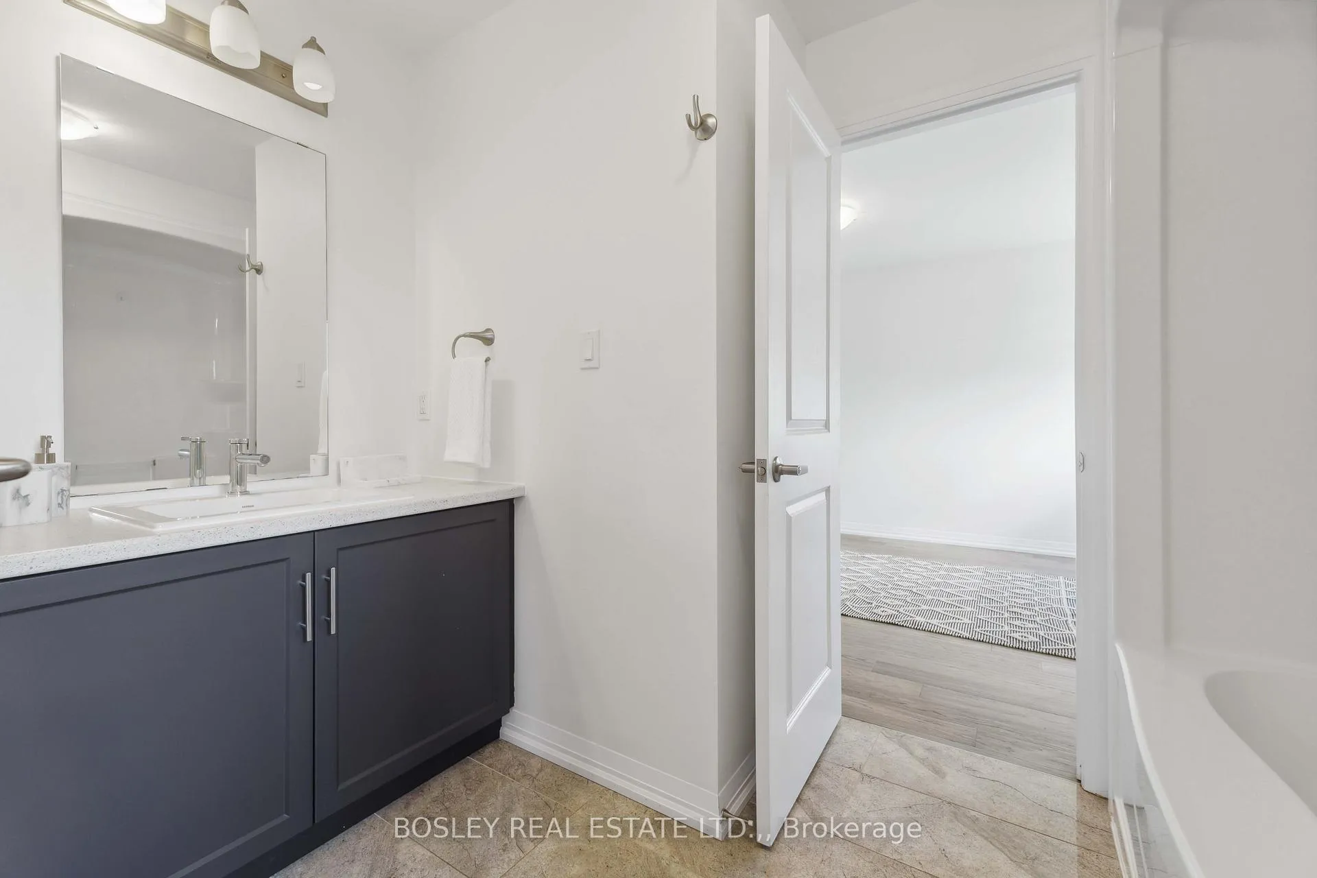 Photo 35 of 8052 Citation Road, Niagara Falls, Ascot — HOMEH