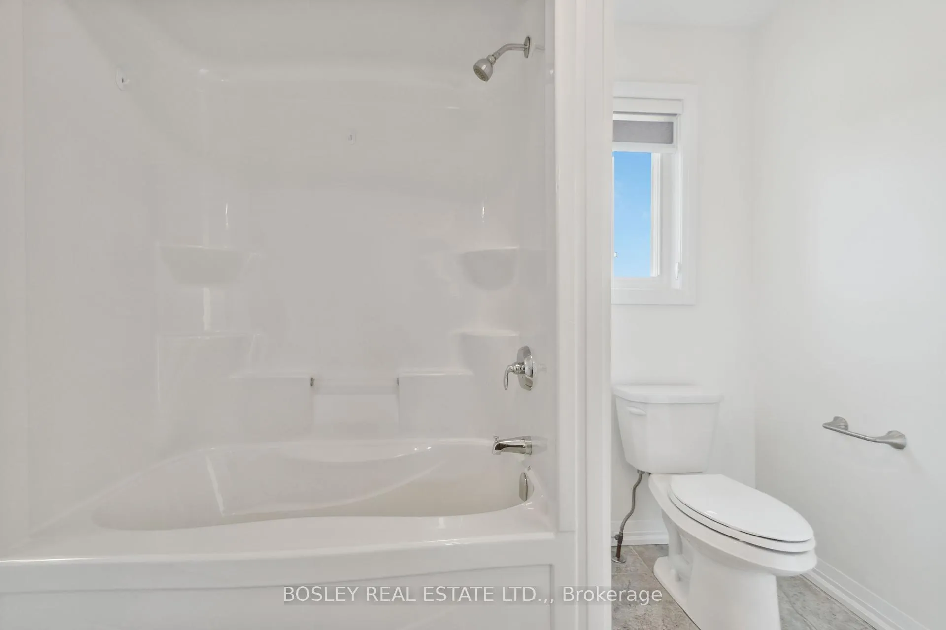 Photo 36 of 8052 Citation Road, Niagara Falls, Ascot — HOMEH