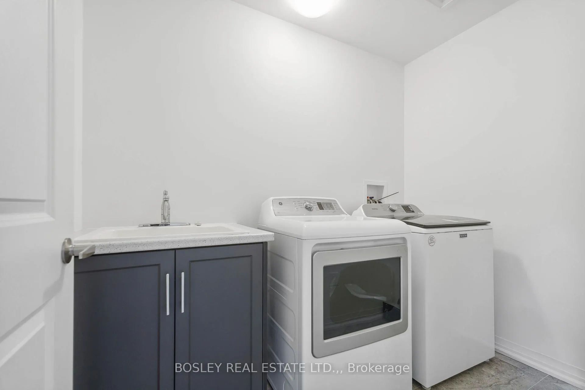 Photo 43 of 8052 Citation Road, Niagara Falls, Ascot — HOMEH