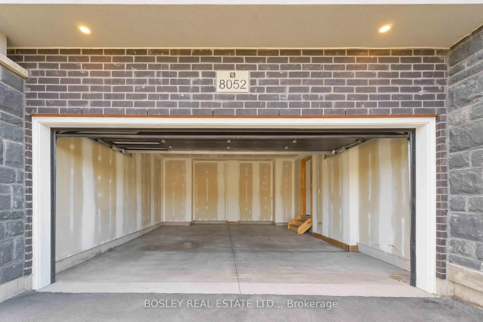 Photo 46 of 8052 Citation Road, Niagara Falls, Ascot — HOMEH