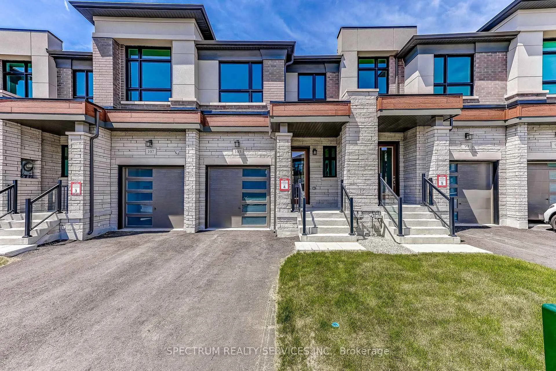 Photo 2 of 103 Adario Crescent, Vaughan, Vellore Village — HOMEH