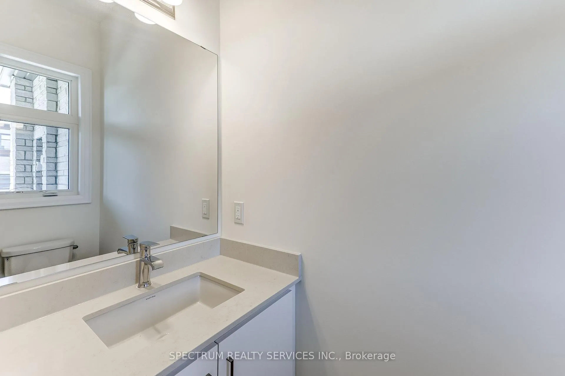 Photo 9 of 103 Adario Crescent, Vaughan, Vellore Village — HOMEH