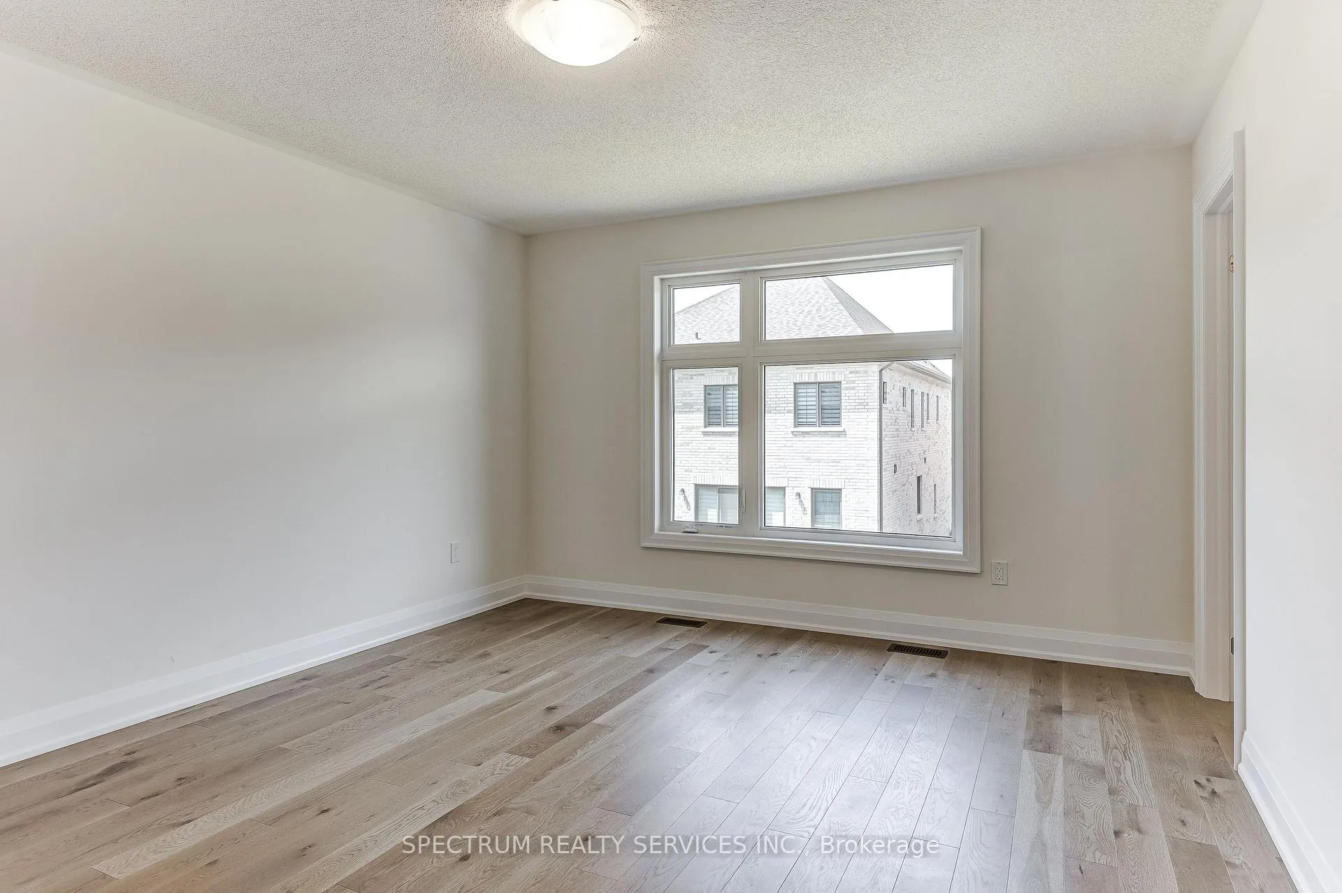 Photo 32 of 103 Adario Crescent, Vaughan, Vellore Village — HOMEH