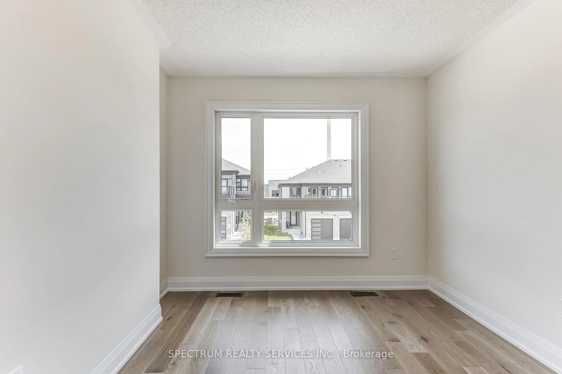 Photo 40 of 103 Adario Crescent, Vaughan, Vellore Village — HOMEH