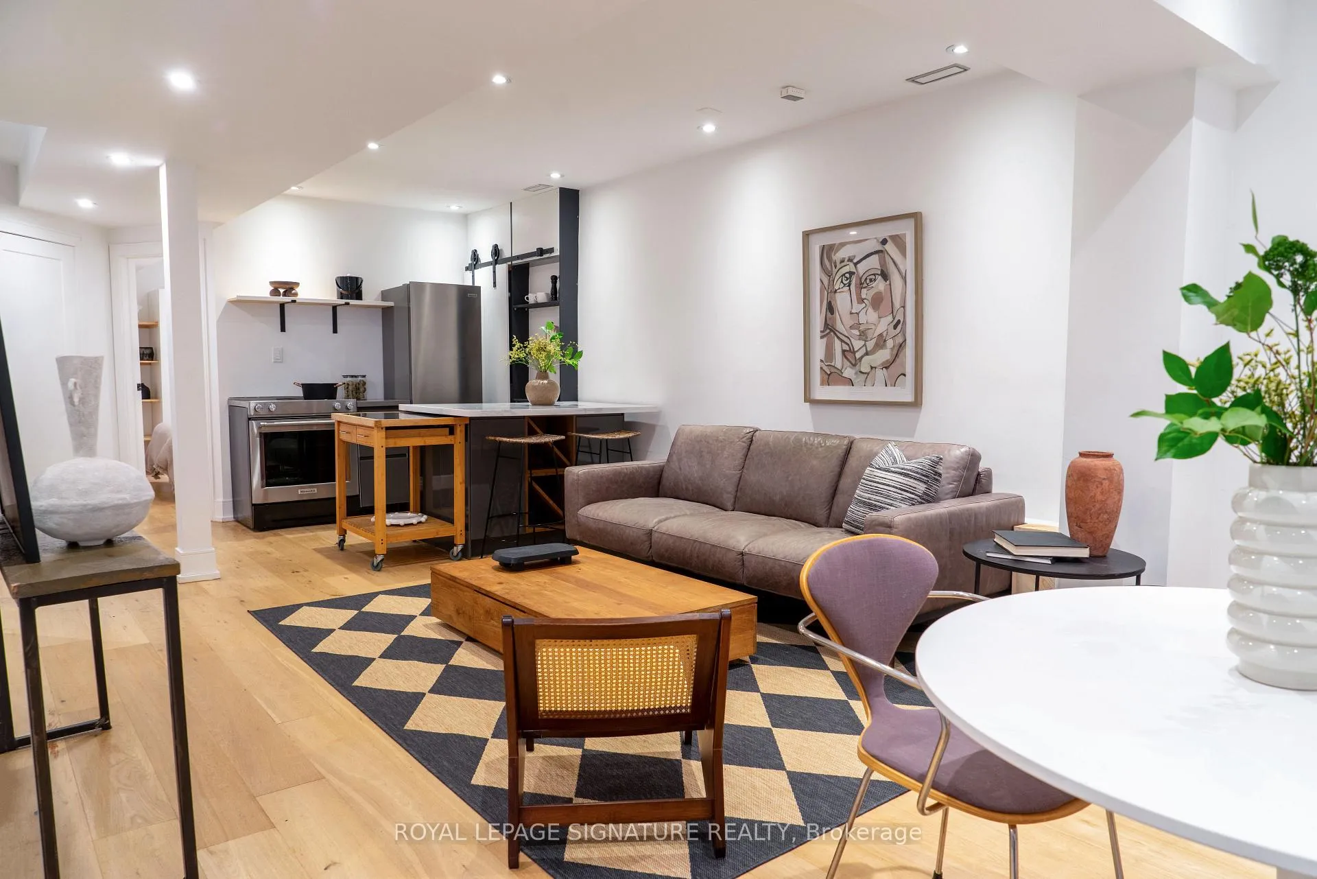 Photo 6 of Unit Lower, 10 Wilfrid Avenue, Toronto, Mount Pleasant West — HOMEH