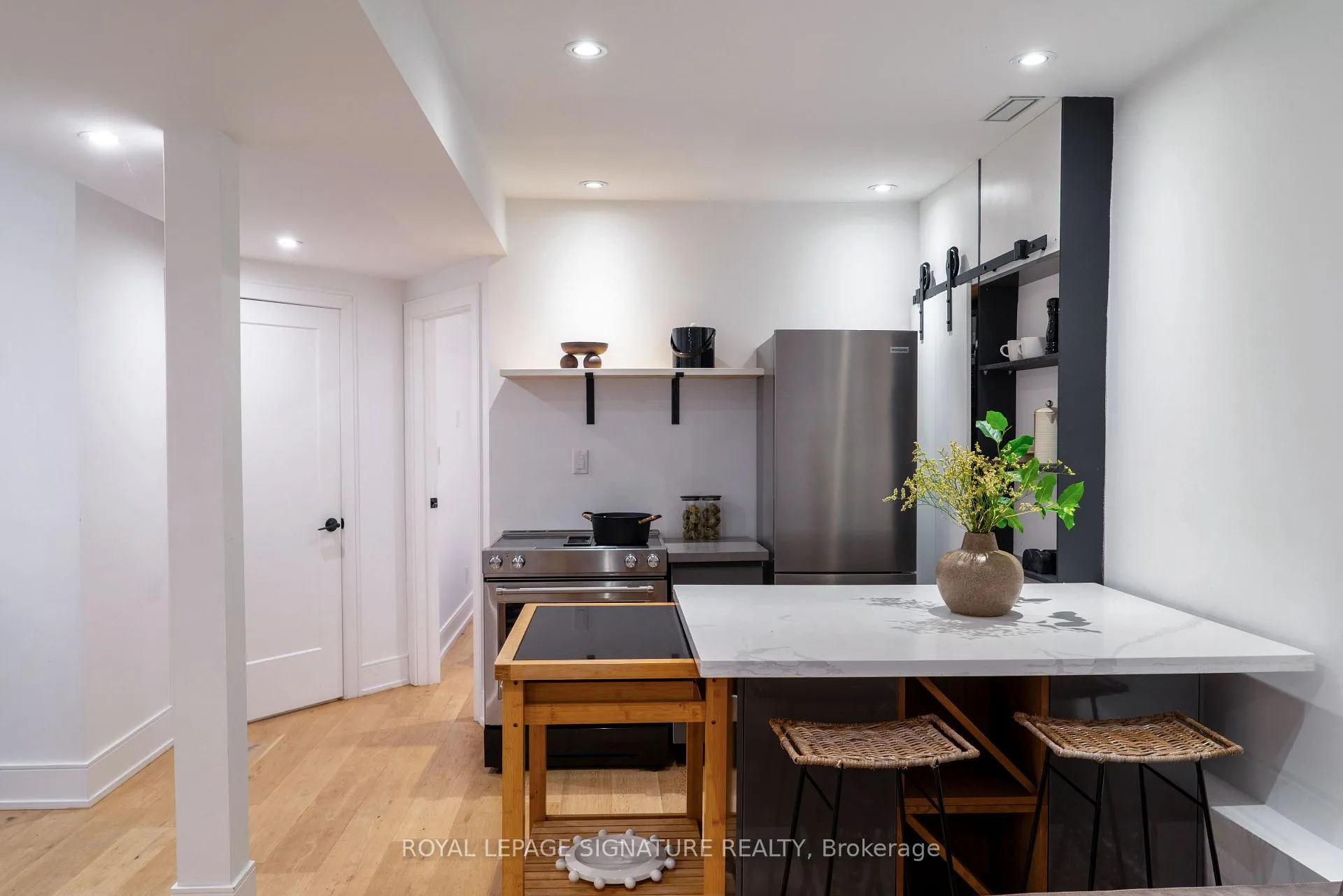Photo 10 of Unit Lower, 10 Wilfrid Avenue, Toronto, Mount Pleasant West — HOMEH