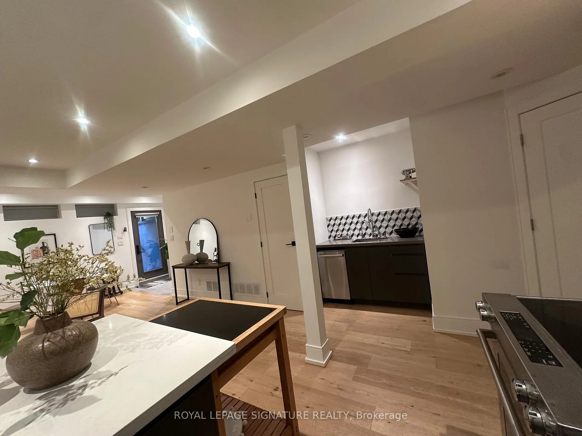 Photo 11 of Unit Lower, 10 Wilfrid Avenue, Toronto, Mount Pleasant West — HOMEH
