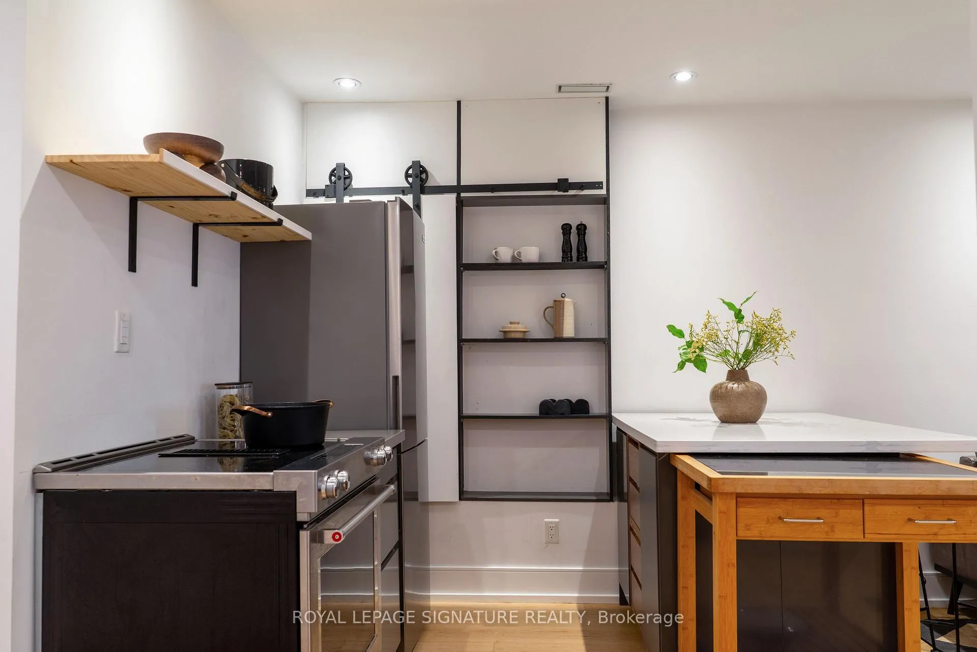 Photo 12 of Unit Lower, 10 Wilfrid Avenue, Toronto, Mount Pleasant West — HOMEH