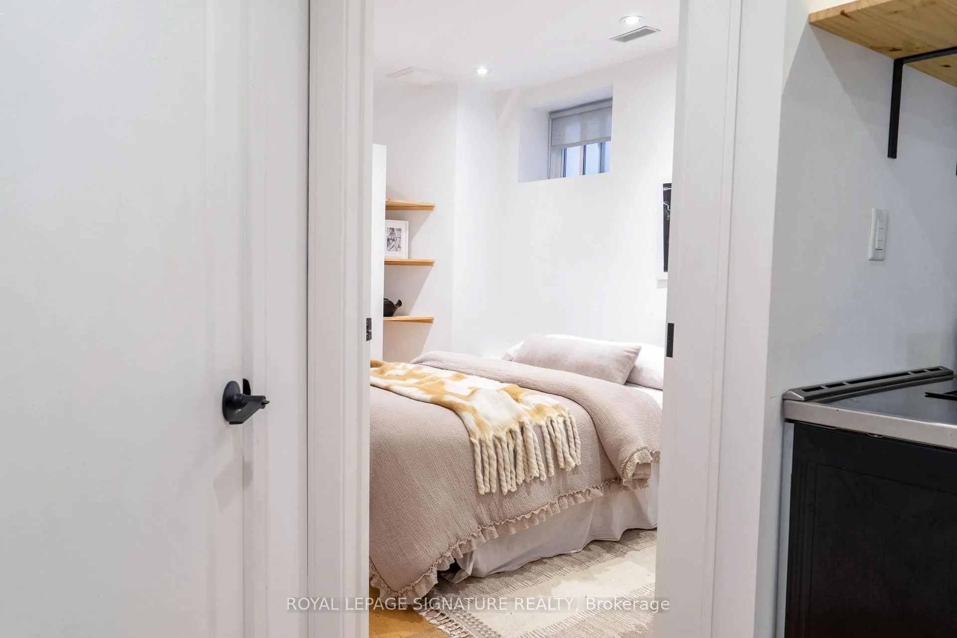 Photo 14 of Unit Lower, 10 Wilfrid Avenue, Toronto, Mount Pleasant West — HOMEH