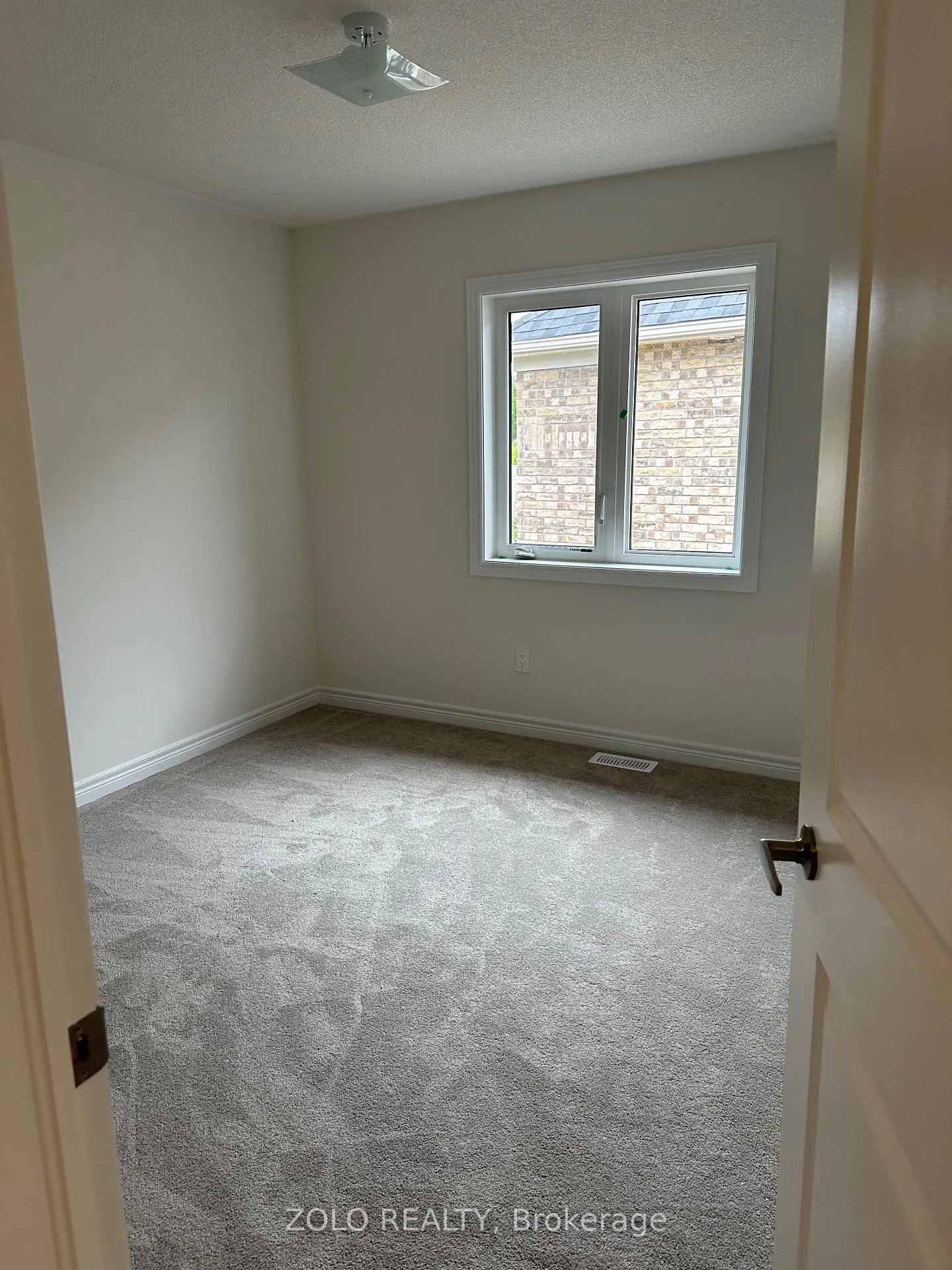 Photo 11 of 1386 Davis Loop, Innisfil, Lefroy — HOMEH