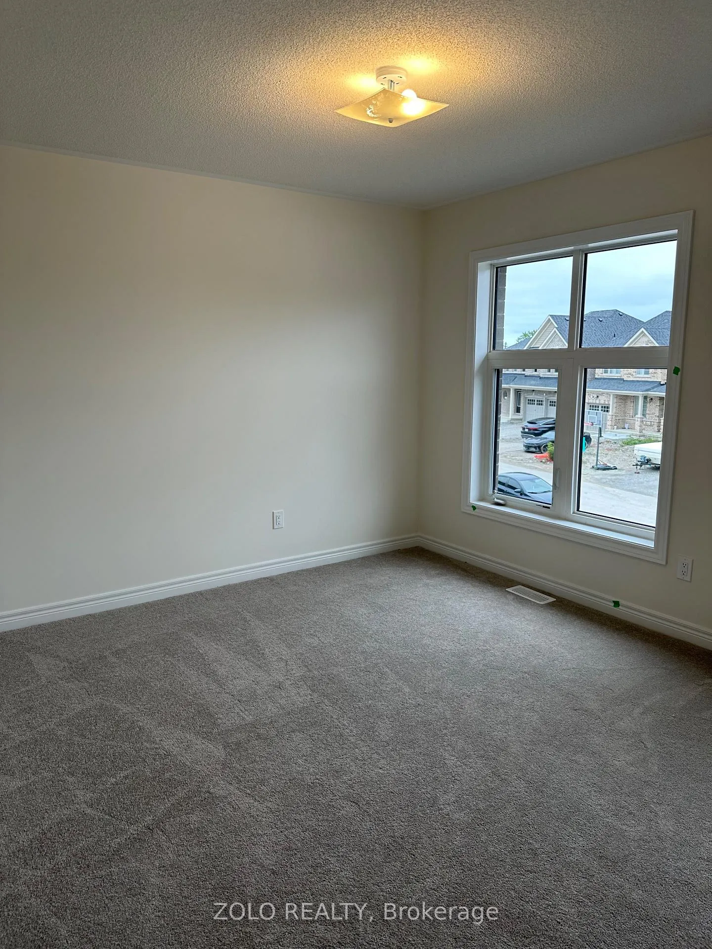 Photo 14 of 1386 Davis Loop, Innisfil, Lefroy — HOMEH
