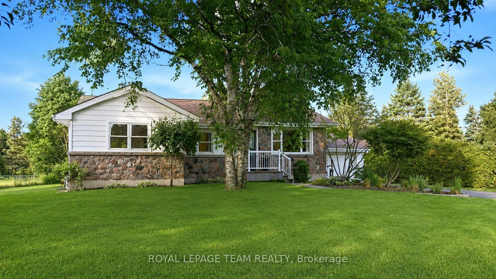 Photo 1 of 17 Arnold Drive, Ottawa, Arbeatha Park — HOMEH