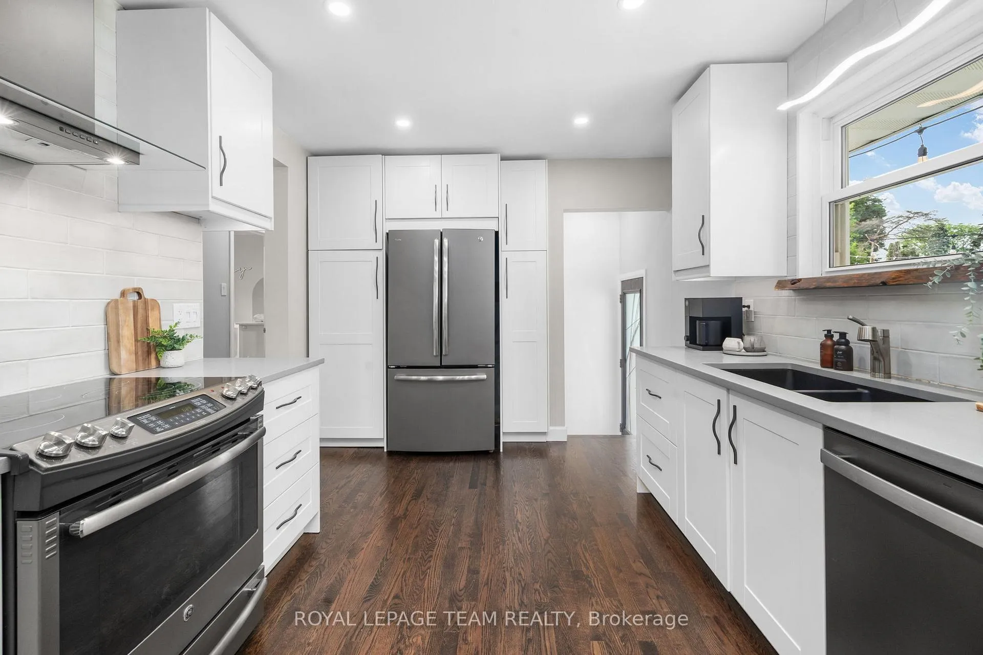 Photo 10 of 17 Arnold Drive, Ottawa, Arbeatha Park — HOMEH